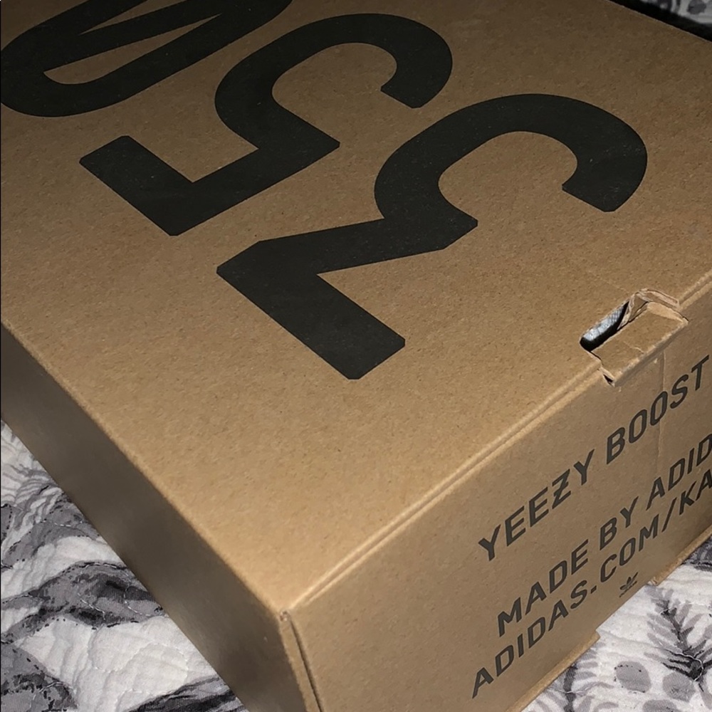 Triple white yeezys 350 v2